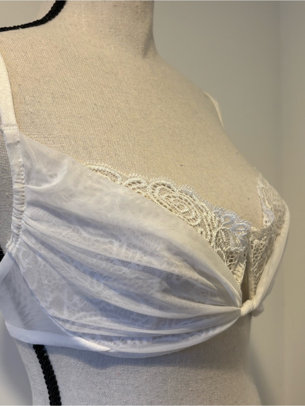 Victoria's Secret VINTAGE 2004 Bridal Demi Bra